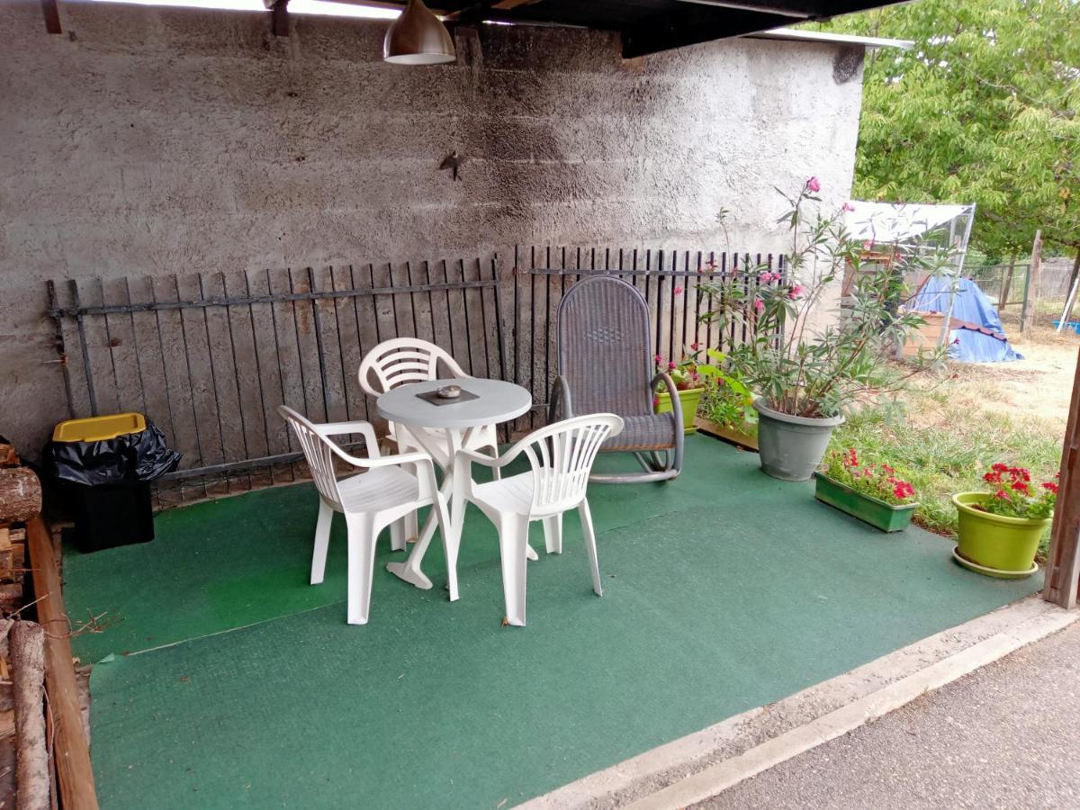 Villa Detente Dauphinoise Saint-Andre-le-Gaz Exteriör bild